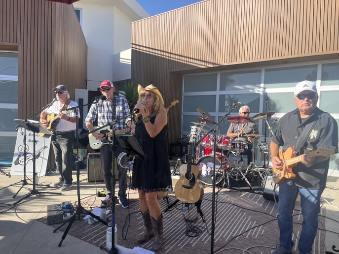 Gallery photo 7 of  Ruby & The Barbwire Boys