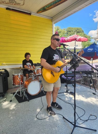 Gallery photo 1 of Barrry 'n' The Hatchets