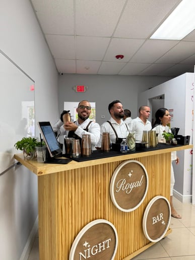 Gallery photo 1 of Bartender and Service Bar