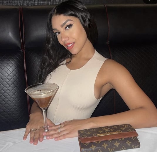 Gallery photo 2 of Bartender Babes