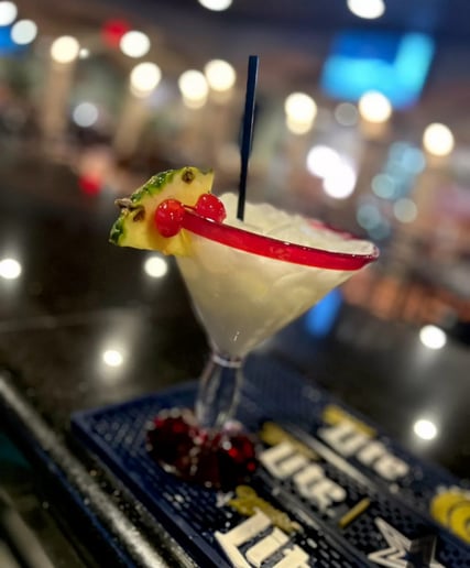 Gallery photo 1 of Bartender girl