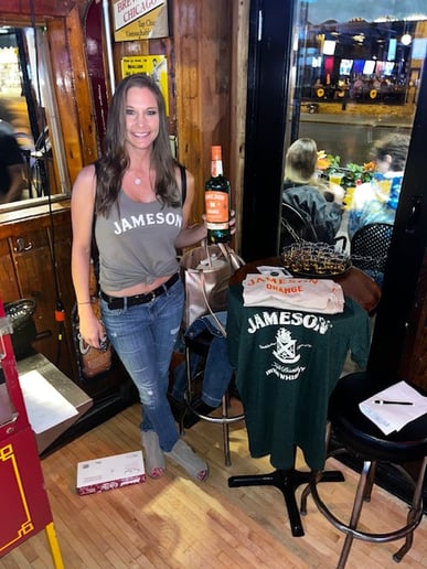 Gallery photo 1 of Bartender with personality!