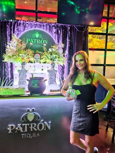 Gallery photo 3 of Bartender with personality!