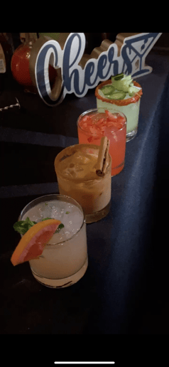 Gallery photo 7 of Bartenders Al Cien