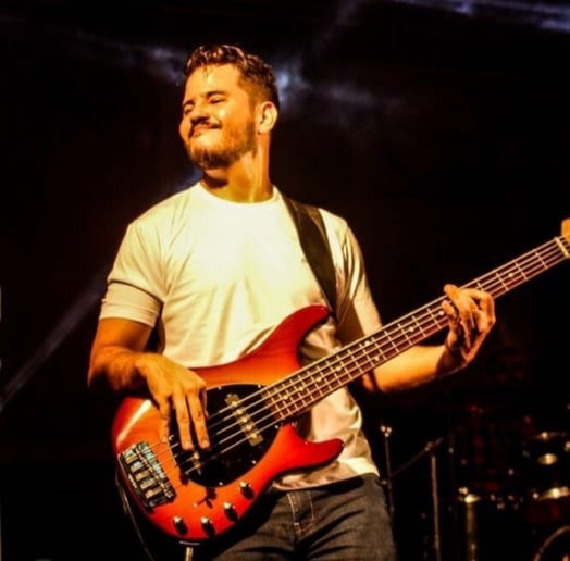 Gallery photo 3 of Andre Arroyo - Bassist