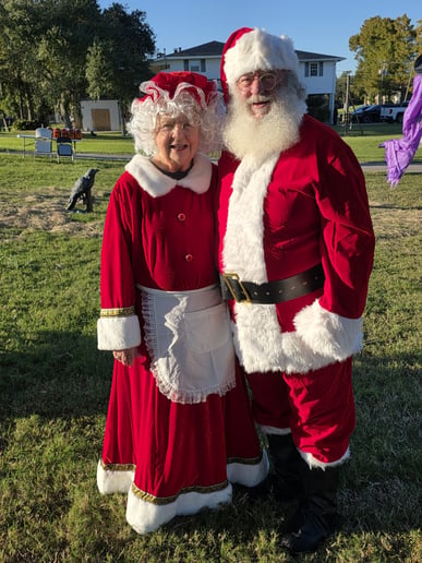 Gallery photo 4 of Bayou Santa Buddy & Mrs. Claus
