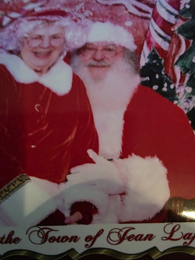 Gallery photo 5 of Bayou Santa Buddy & Mrs. Claus
