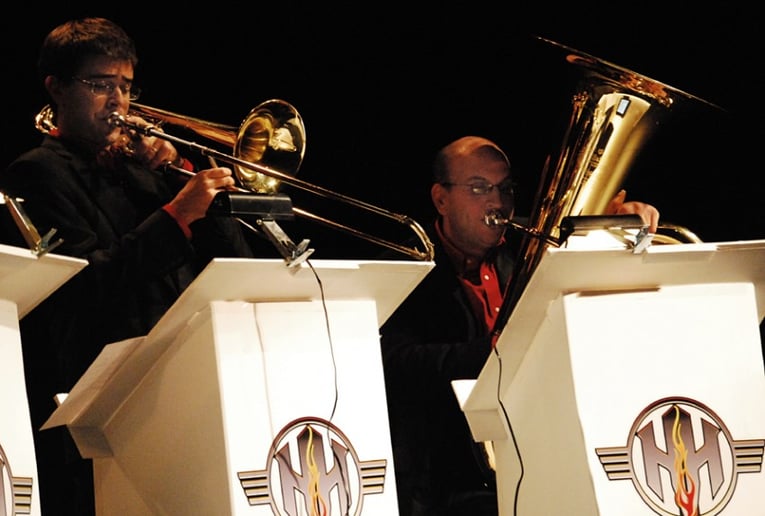 Gallery photo 8 of Hot Horns