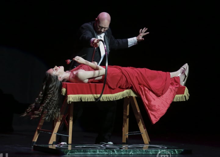 Gallery photo 13 of Cosmo / Fabulous Comedy Magic