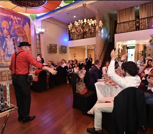 Gallery photo 3 of Cosmo / Fabulous Comedy Magic