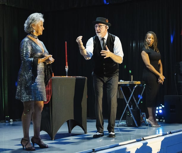 Gallery photo 20 of Cosmo / Fabulous Comedy Magic