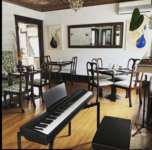 Gallery photo 7 of Becky Reesor - Soulful piano for upscale events