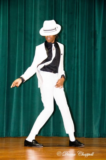 Gallery photo 6 of Behnji Dancer