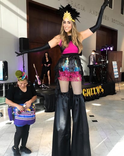 Gallery photo 3 of Bella Maia Stilt Walks