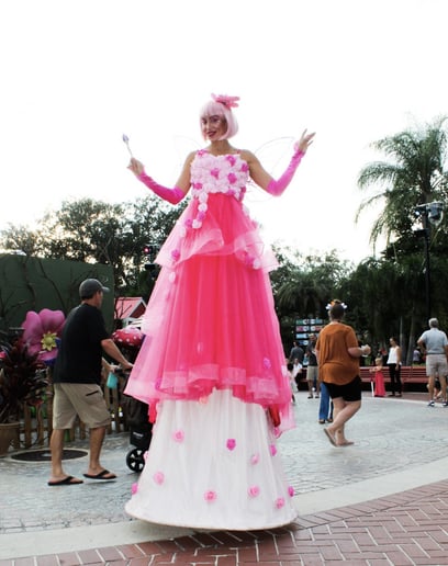 Gallery photo 10 of Bella Maia Stilt Walks