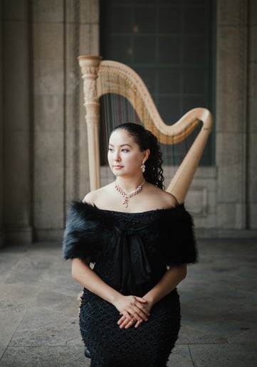 Gallery photo 4 of Bella the Harpist