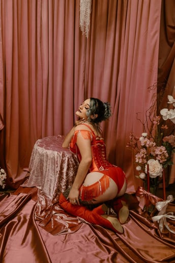 Gallery photo 5 of BellaDonna Dufraine Burlesque