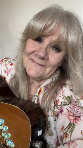 Gallery photo 2 of Belle - Retro Country & Oldies