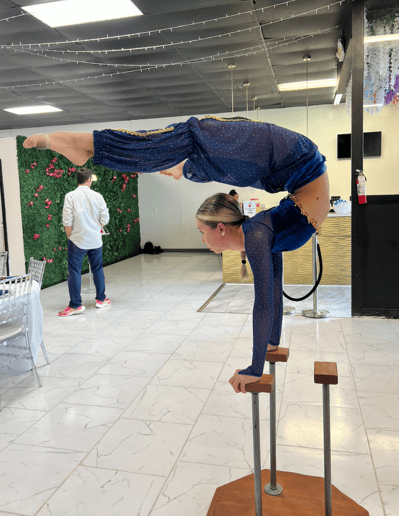 Gallery photo 10 of Belle Lignes Contortion