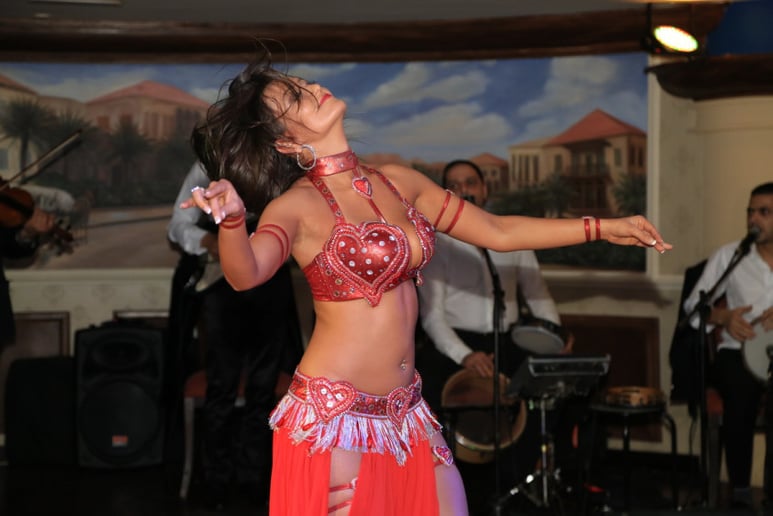 Gallery photo 4 of Anisah Bellydancer