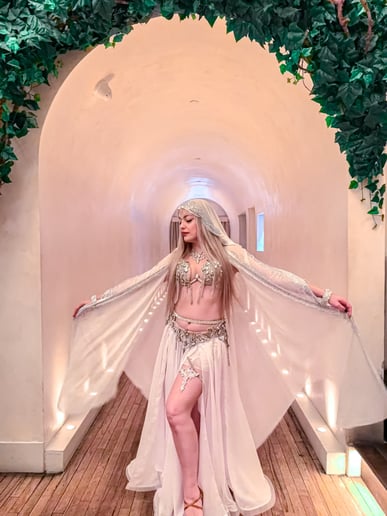 Gallery photo 2 of Juliet V - Bellydancer