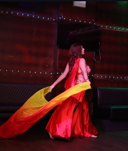 Gallery photo 2 of Bellydance w/ ILMA