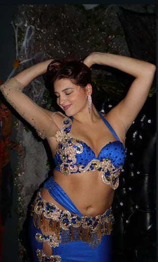 Gallery photo 1 of Bellydance w/ ILMA