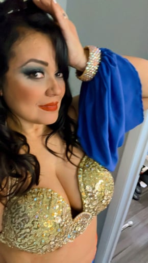 Gallery photo 4 of Bellydancer Professional