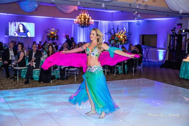 Gallery photo 2 of Bellydancer/Hula dancer/Showgirl/Model