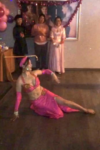 Gallery photo 5 of Belly Dancer Vivian