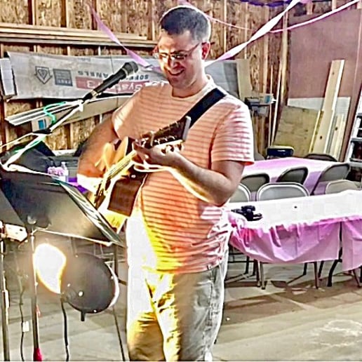 Gallery photo 3 of Ben Bottke Solo Acoustic