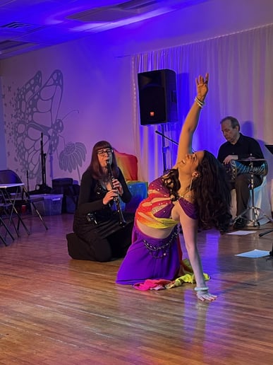 Gallery photo 5 of Berna Little Shimmy Belly Dance
