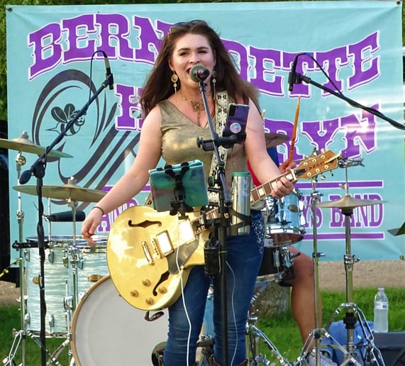 Gallery photo 6 of Bernadette Kathryn & Lonely Days Band