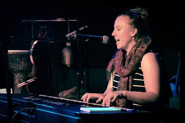 Gallery photo 1 of Beth Rainey Music