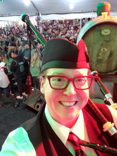 Gallery photo 10 of Beth the Bagpiper