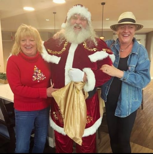 Gallery photo 9 of Big Ole Santa Mark