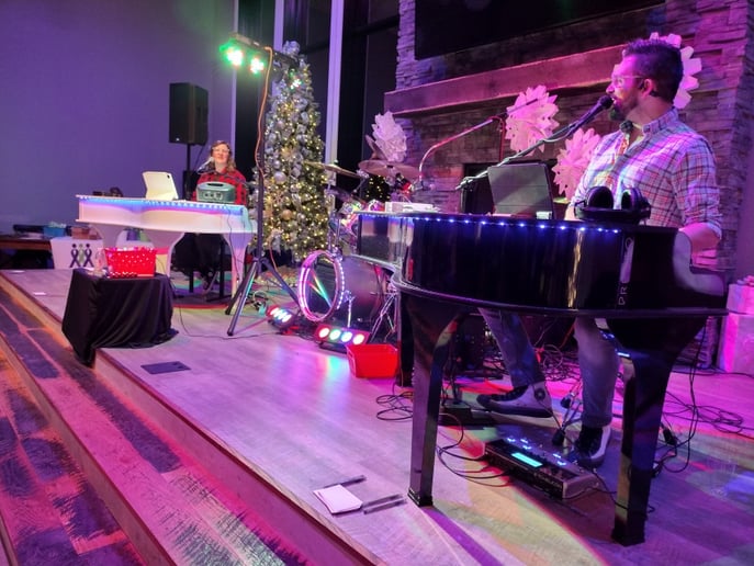 Gallery photo 3 of Big Time Dueling Pianos