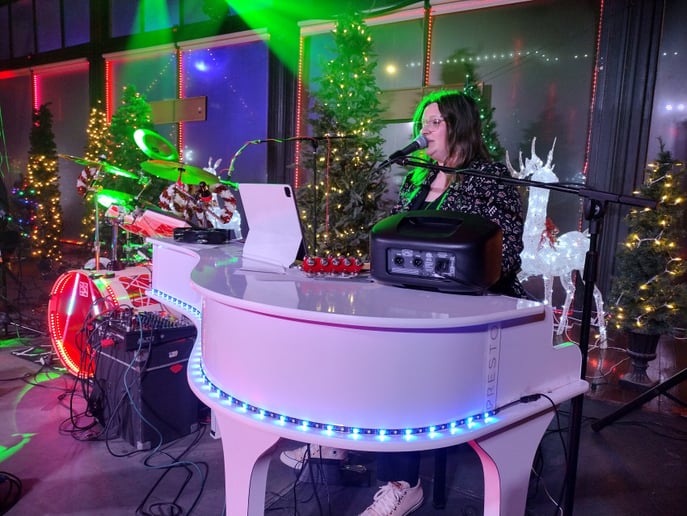 Gallery photo 10 of Big Time Dueling Pianos