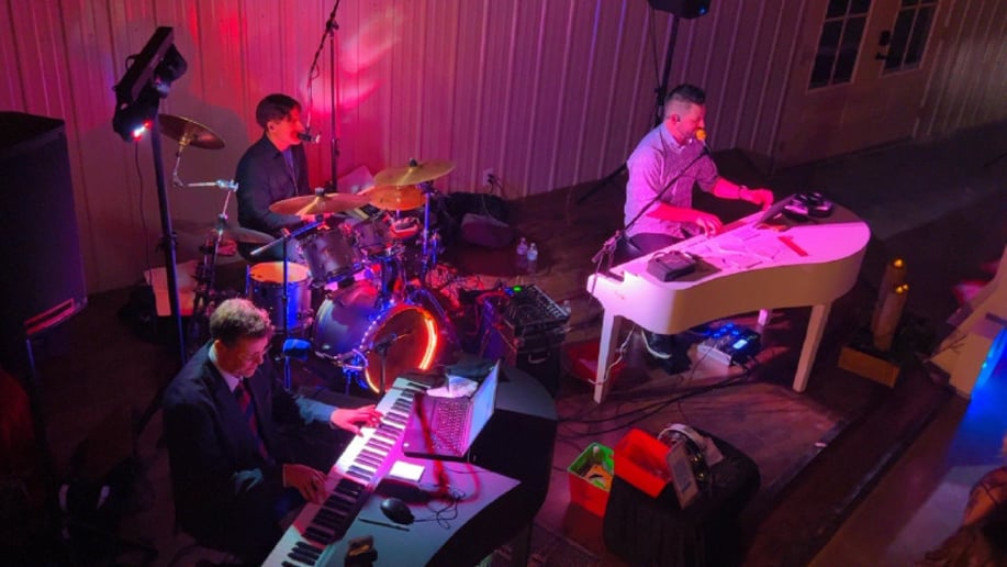 Gallery photo 15 of Big Time Dueling Pianos