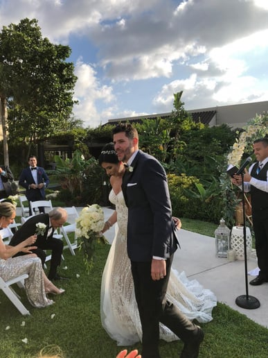 Gallery photo 1 of Bilingual wedding officiant