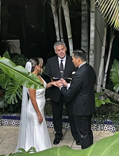 Gallery photo 7 of Bilingual wedding officiant