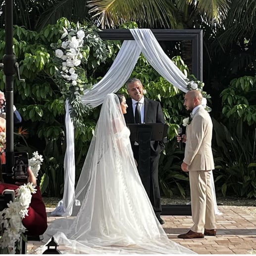 Gallery photo 9 of Bilingual wedding officiant