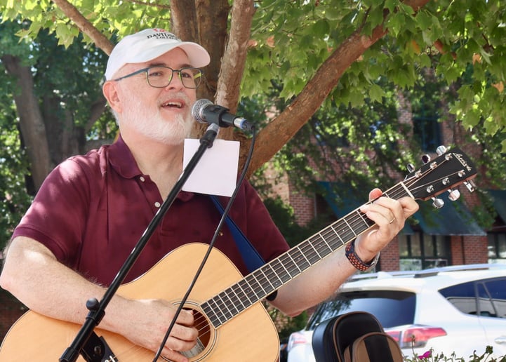 Gallery photo 1 of Bill Barnett Solo Acoustic