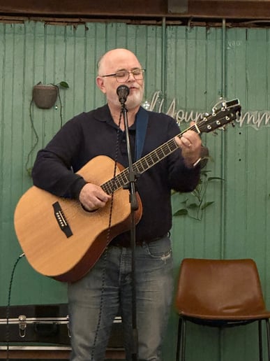 Gallery photo 2 of Bill Barnett Solo Acoustic