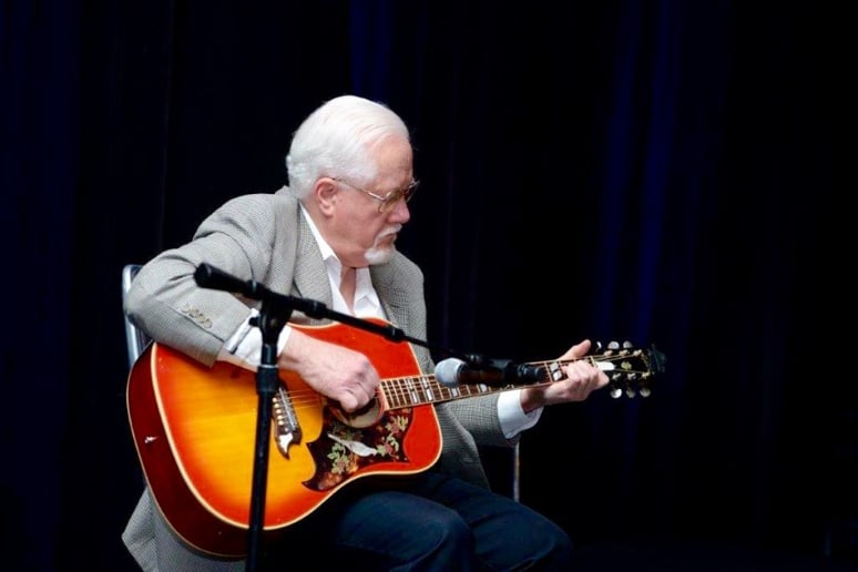 Gallery photo 17 of Bill Binnings - Las Vegas Acoustic Guitarist