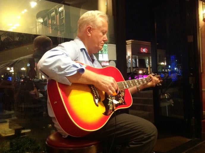 Gallery photo 18 of Bill Binnings - Las Vegas Acoustic Guitarist
