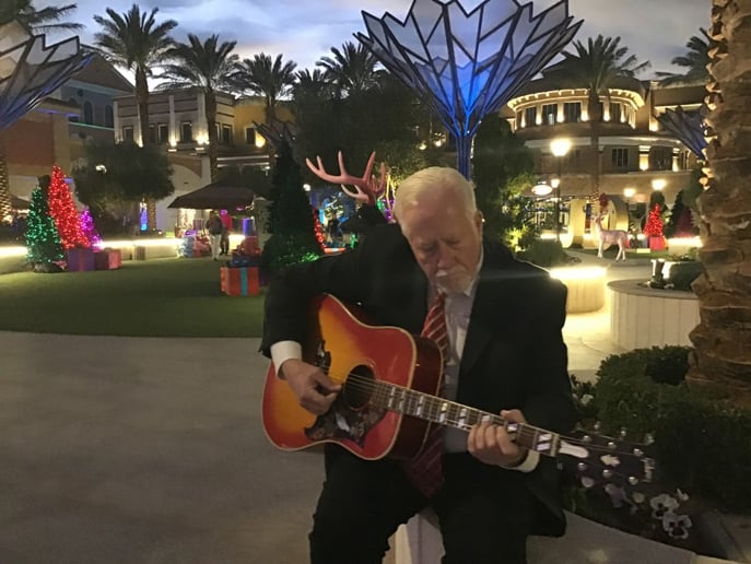 Gallery photo 7 of Bill Binnings - Las Vegas Acoustic Guitarist