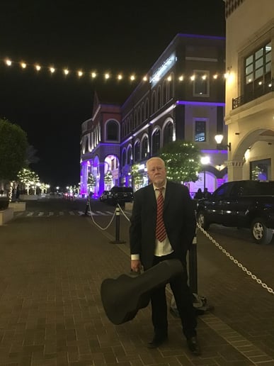 Gallery photo 14 of Bill Binnings - Las Vegas Acoustic Guitarist
