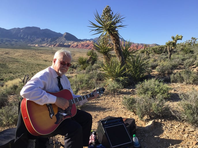 Gallery photo 2 of Bill Binnings - Las Vegas Acoustic Guitarist