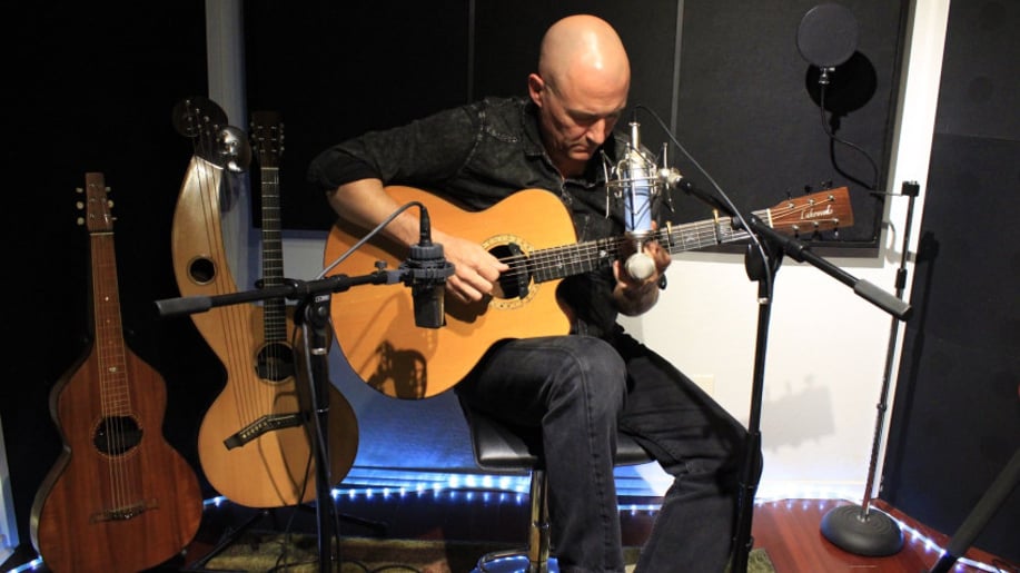 Gallery photo 3 of Bill Dutcher - Modern Acoustic Guitarist